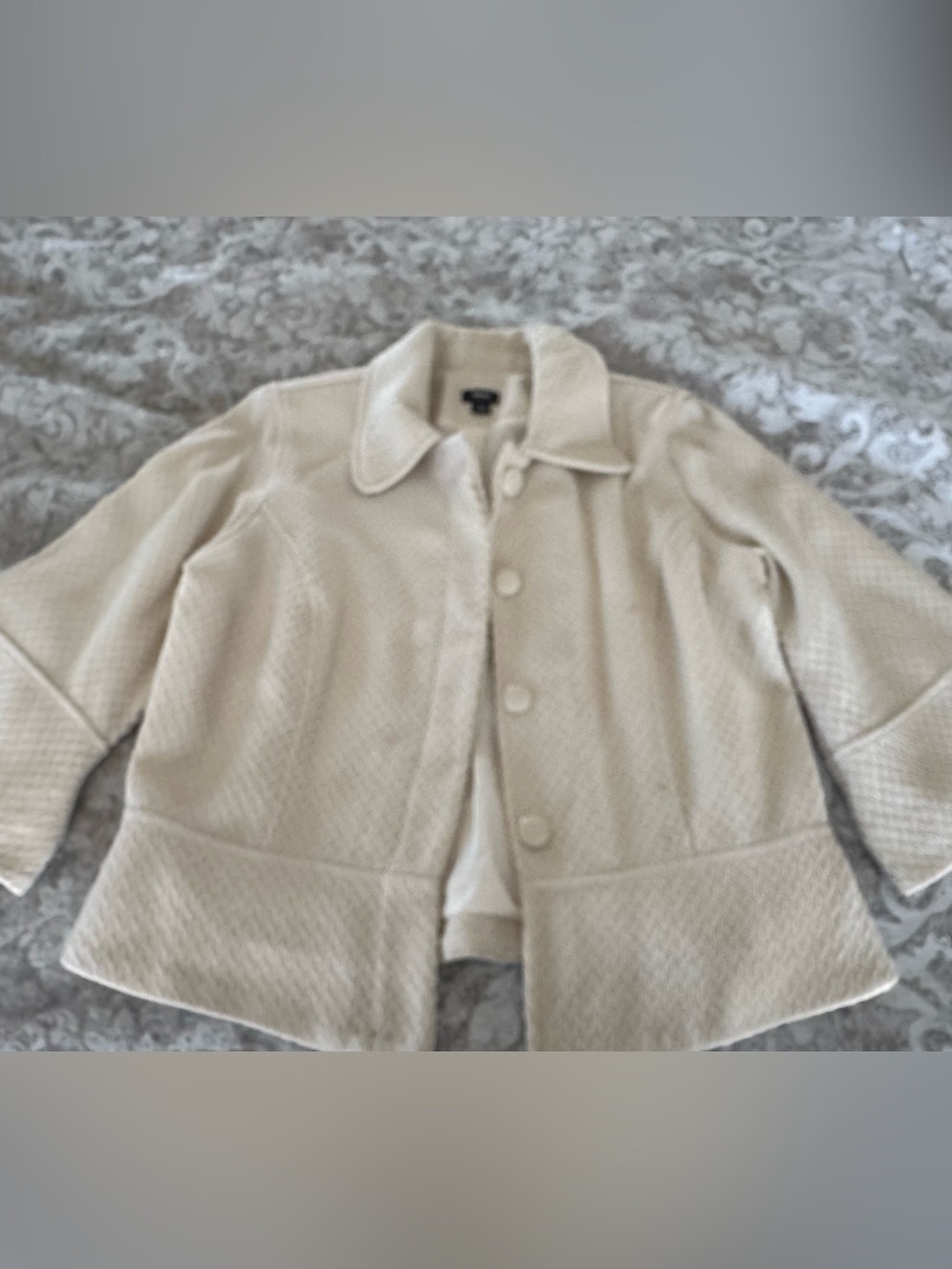 Mossimo Supply Co. Cream Quilted Button-Front Jacket